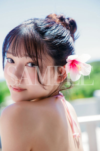 【予約】【1冊購入特典付き!2月8日20:00開催オンラインイベント版】初美なのか1st写真集『初なのか』