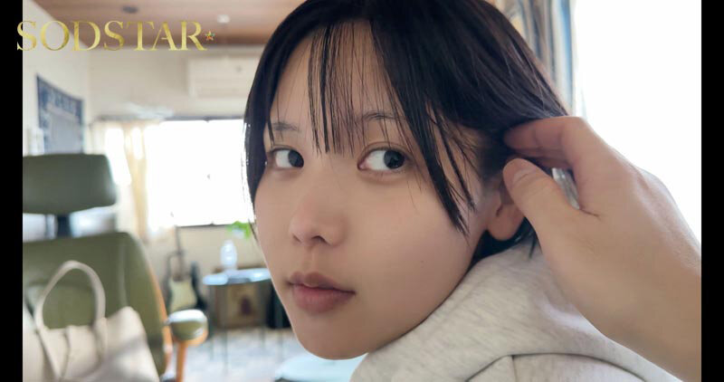 付き合いたてカップルの甘い休日!柴崎はるの完全すっぴん解禁、4SEX収録の濃厚プライベート映像!