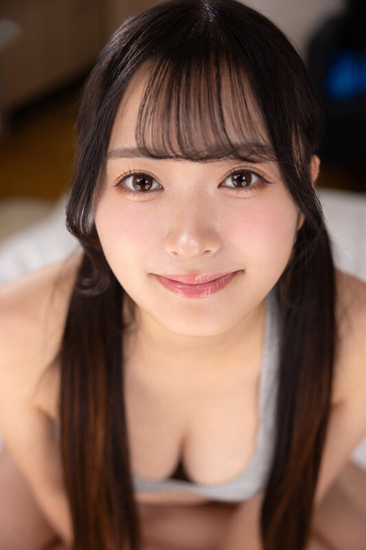 【8KVRの極致】花守夏歩がキスで全肯定!顔面特化アングルで味わう、甘く癒されるカノジョ体験